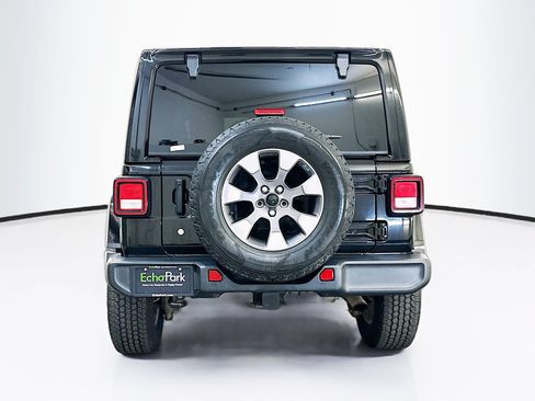 Used 2020 Jeep Wrangler Unlimited Sahara AWD/4WD image 7