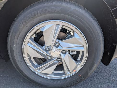 New 2026 Hyundai Elantra SE FWD image 12