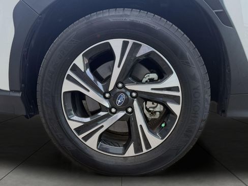 Used 2025 Subaru Crosstrek 2.5i Premium AWD/4WD image 6