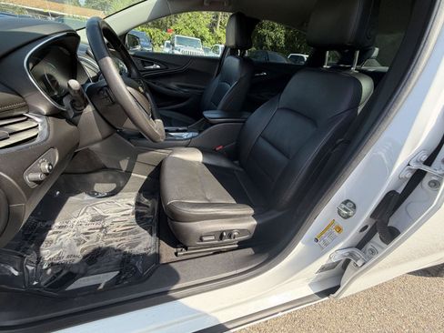 Used 2018 Chevrolet Malibu LT w/ Redline Edition FWD image 10