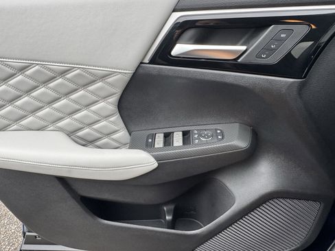 Used 2024 Mitsubishi Outlander SEL image 9