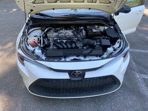 Used 2020 Toyota Corolla LE FWD image 29