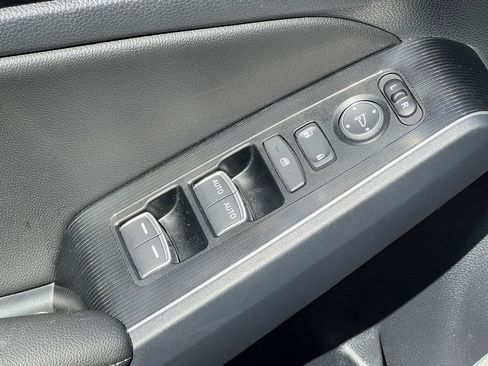 Used 2024 Honda Civic Touring image 9