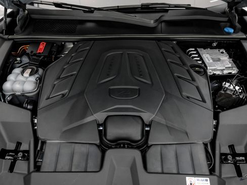 Used 2024 Porsche Cayenne Turbo GT AWD/4WD image 4