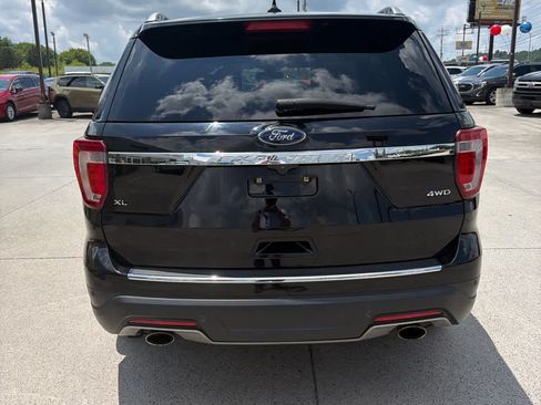 Used 2018 Ford Explorer XLT w/ Equipment Group 202A AWD/4WD image 8
