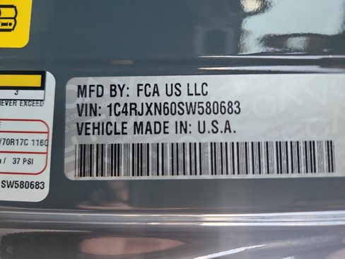 Used 2025 Jeep Wrangler Willys image 26