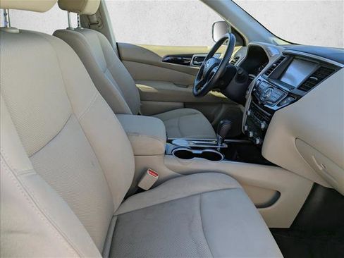 Used 2017 Nissan Pathfinder SV image 27