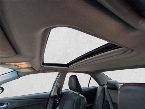 Used 2017 Toyota Camry XSE w/ Moonroof Package FWD image 14