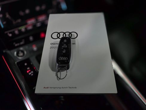 Used 2021 Audi e-tron Prestige w/ Prestige Package AWD/4WD image 46