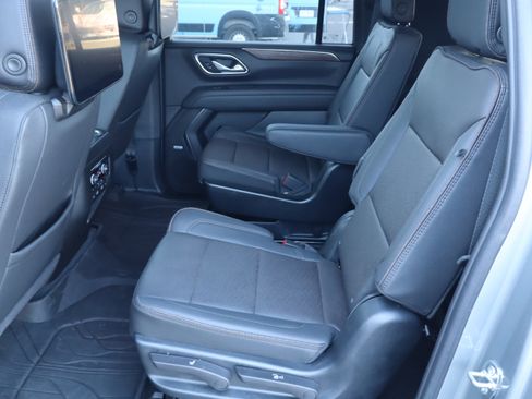 Used 2024 Chevrolet Suburban High Country w/ Advanced Technology Package image 34