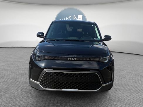 Used 2025 Kia Soul LX w/ LX Technology Package FWD image 9