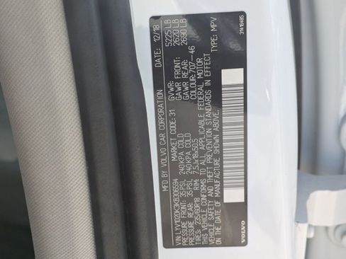 Used 2019 Volvo XC60 T5 Momentum FWD image 16