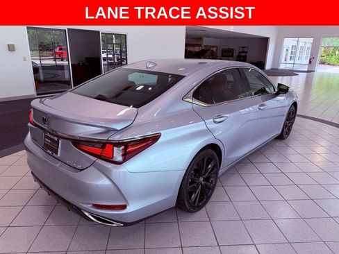 Certified 2022 Lexus ES 350 F Sport w/ Accessory Package 2 FWD image 8