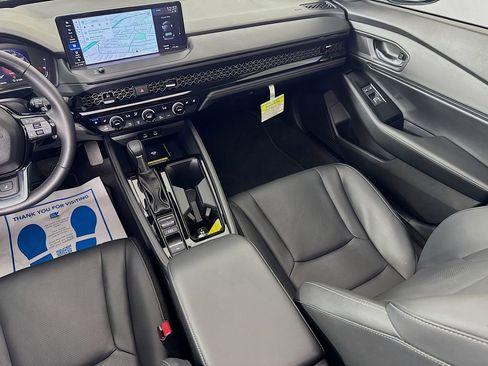 Certified 2025 Honda Accord Touring image 30