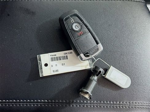 Used 2024 Ford Edge SEL image 34