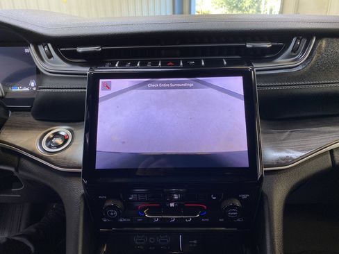 Used 2025 Jeep Grand Cherokee L Limited w/ Black Appearance Package image 47