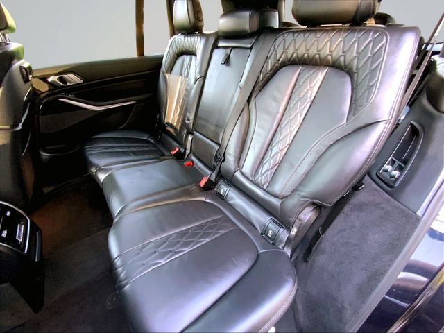 Used 2019 BMW X7 xDrive50i w/ M Sport Package AWD/4WD image 31