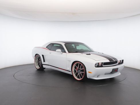 Used 2010 Dodge Challenger R/T image 32