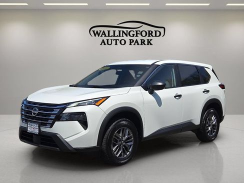 Used 2024 Nissan Rogue S AWD/4WD image 1