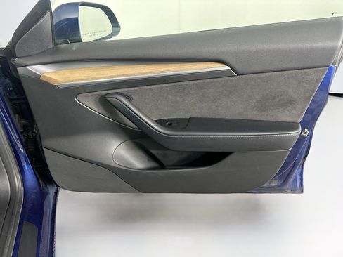 Used 2022 Tesla Model 3 Standard Range image 31