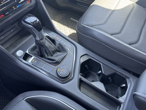 Used 2024 Volkswagen Tiguan SEL R-Line image 33