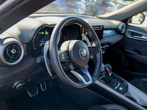 Used 2024 Alfa Romeo Tonale Veloce w/ Active Assist Package image 17