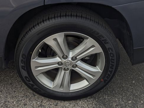 Used 2013 Toyota Highlander Limited image 7