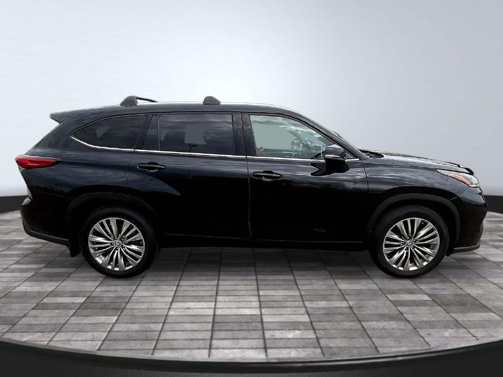 Used 2021 Toyota Highlander Limited AWD/4WD image 8