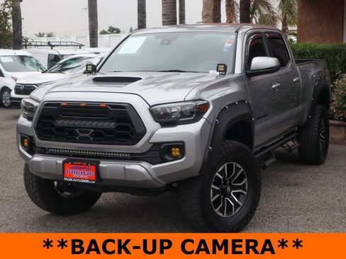 Used 2020 Toyota Tacoma TRD Sport w/ Technology Package AWD/4WD image 4
