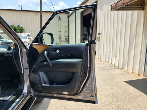 Used 2014 INFINITI QX80 4WD w/ Theater Package image 27
