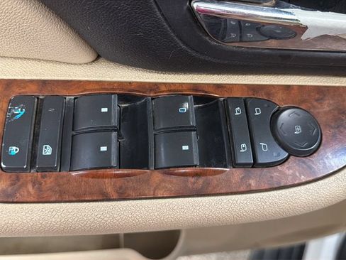 Used 2007 Chevrolet Tahoe LT w/ LT Preferred Equipment Group AWD/4WD image 14