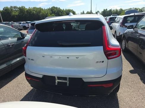 Used 2026 Volvo XC40 B5 Plus AWD/4WD image 4
