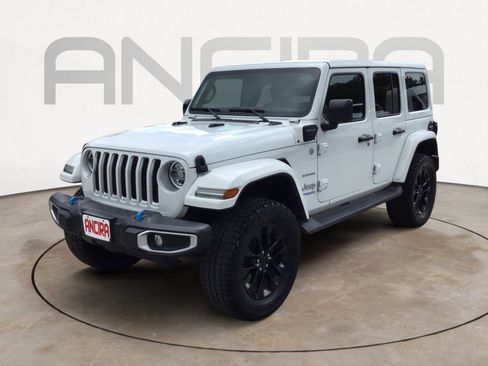 Used 2022 Jeep Wrangler Unlimited Sahara w/ Cold Weather Group AWD/4WD image 6