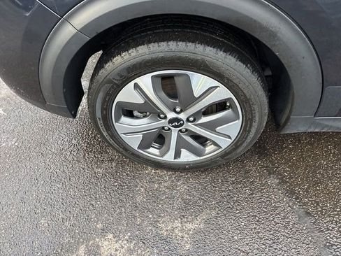 Used 2022 Kia Niro EX w/ Cold Weather Package image 42