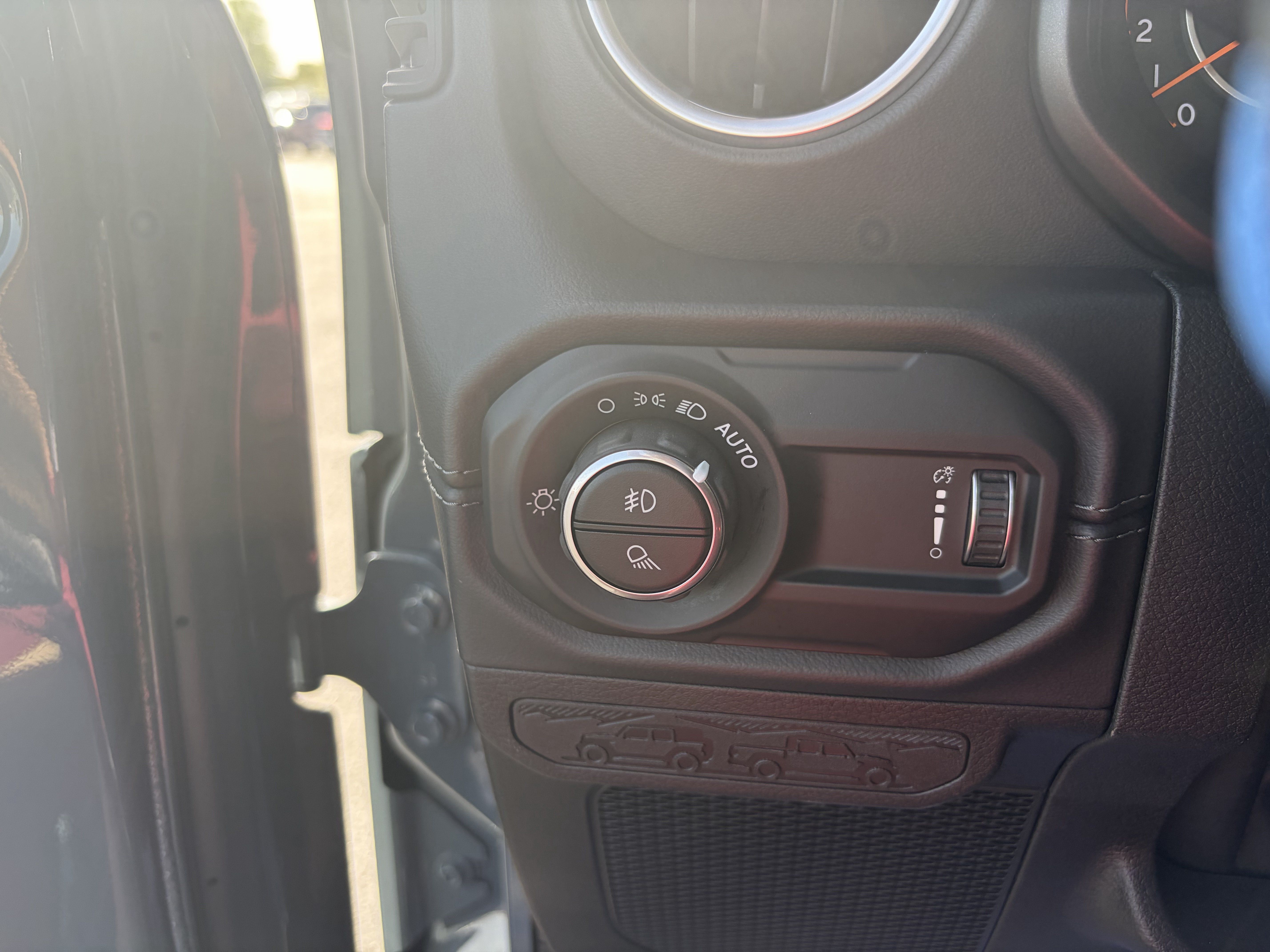 Used 2025 Jeep Gladiator Sport AWD/4WD image 26