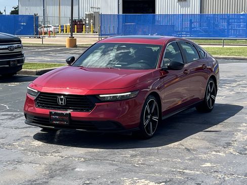 Used 2024 Honda Accord Sport image 3