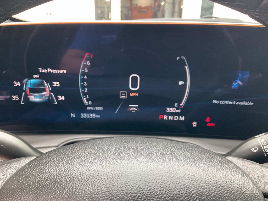 Used 2025 Cadillac XT4 Premium Luxury FWD image 13