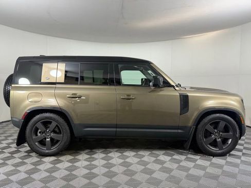 Certified 2024 Land Rover Defender 110 SE image 9