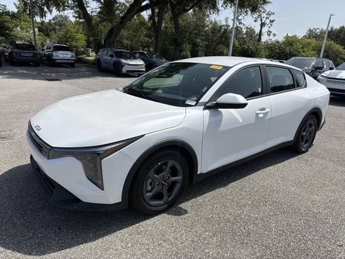 Used 2025 Kia K4 FWD image 5