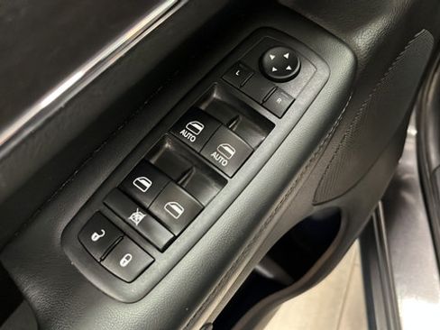 Used 2018 Jeep Grand Cherokee Limited AWD/4WD image 20