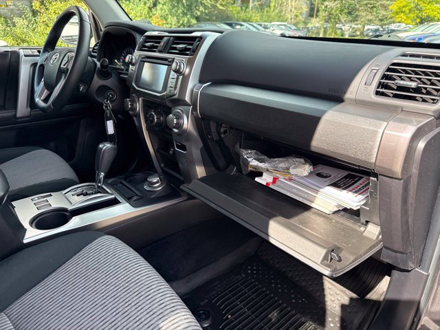 Used 2018 Toyota 4Runner SR5 AWD/4WD image 26