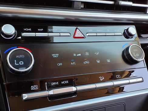 New 2026 Hyundai Santa Fe SE image 8