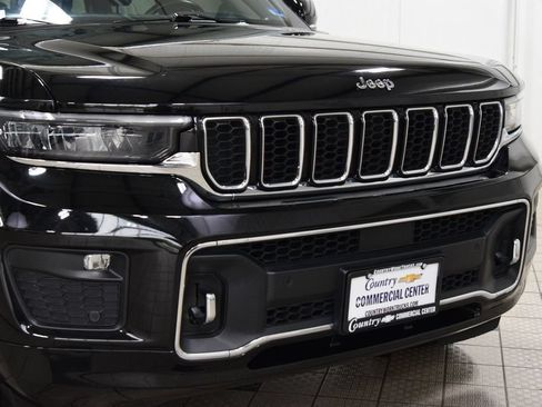 Used 2021 Jeep Grand Cherokee L Overland w/ Luxury Tech Group IV AWD/4WD image 11
