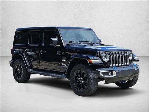 Used 2023 Jeep Wrangler Unlimited Sahara AWD/4WD image 3