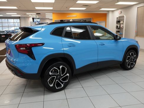 Used 2024 Chevrolet Trax RS w/ Sunroof Package image 12