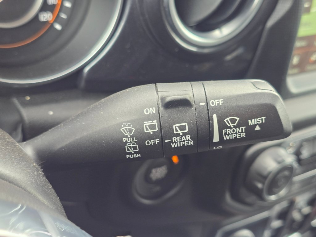 Used 2022 Jeep Wrangler Unlimited Sahara AWD/4WD image 39