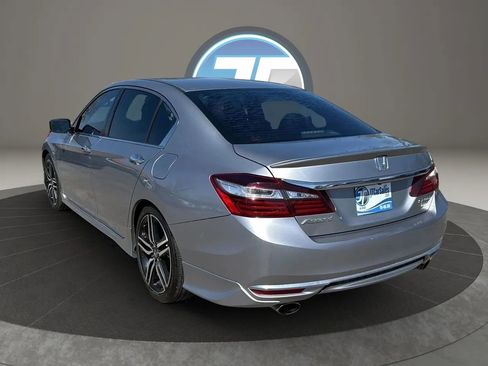 Used 2017 Honda Accord Sport image 14