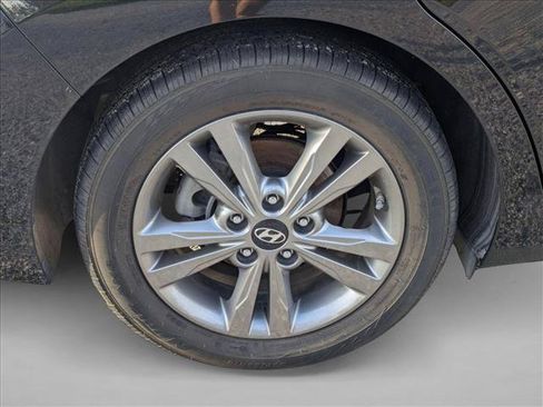 Used 2018 Hyundai Elantra SEL FWD image 8