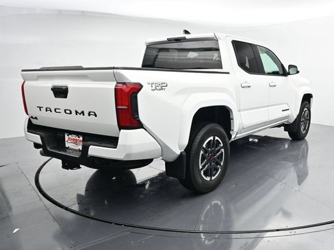 Used 2025 Toyota Tacoma TRD Sport AWD/4WD image 7
