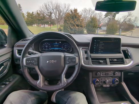 Used 2022 Chevrolet Suburban Z71 w/ Z71 Off-Road Package image 17